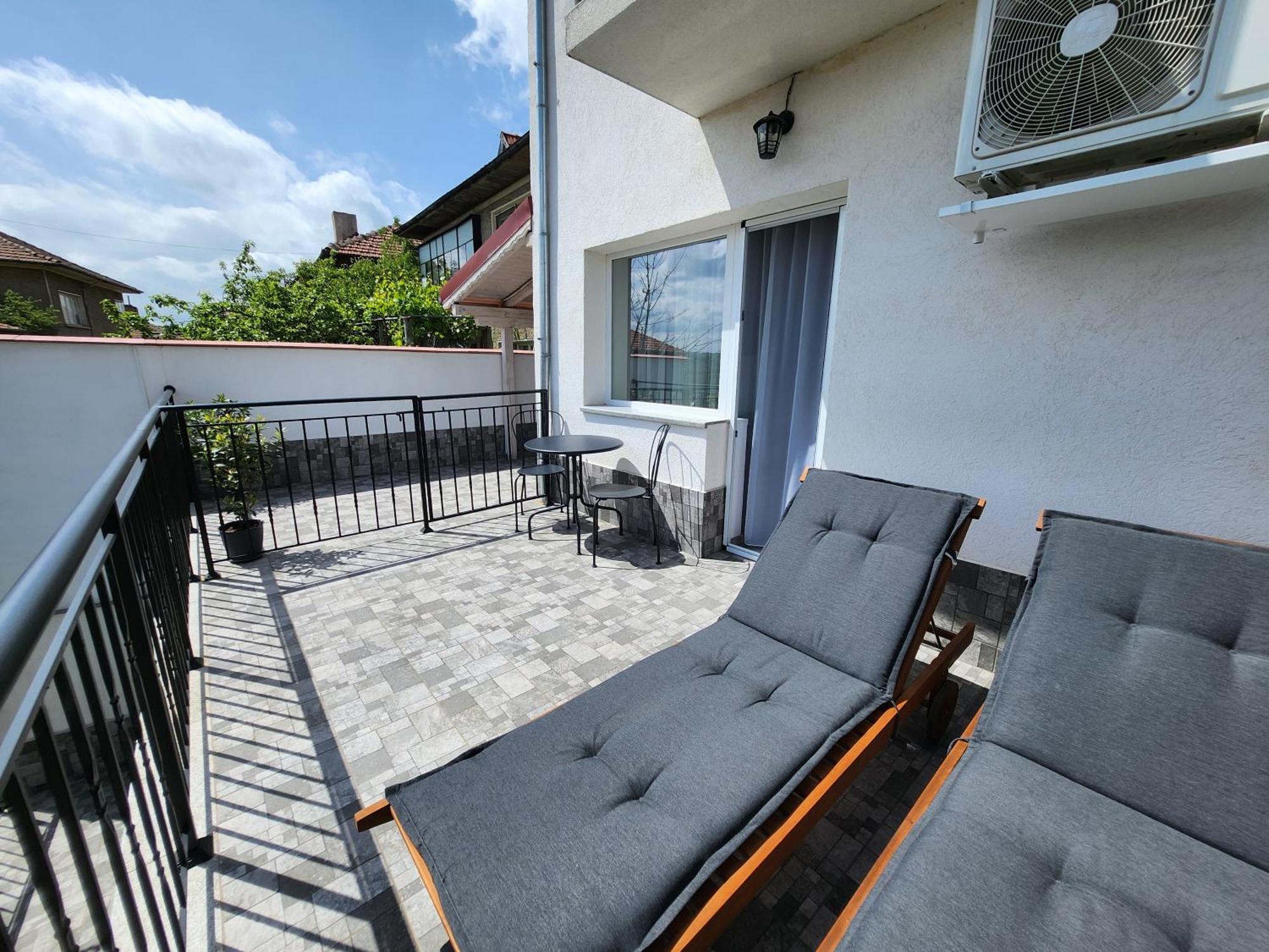 Panoramna - Guest Rooms เวลีคอเทอร์โนโว ภายนอก รูปภาพ
